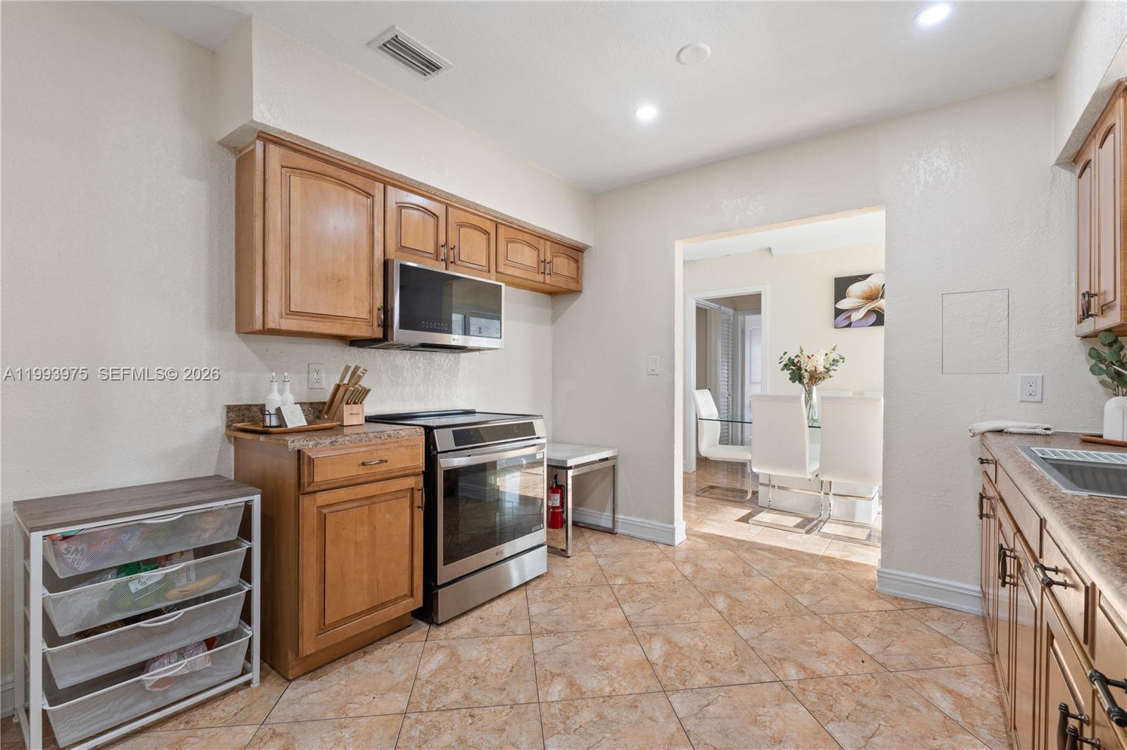 GOLDEN HIGHLANDS EST - Residential