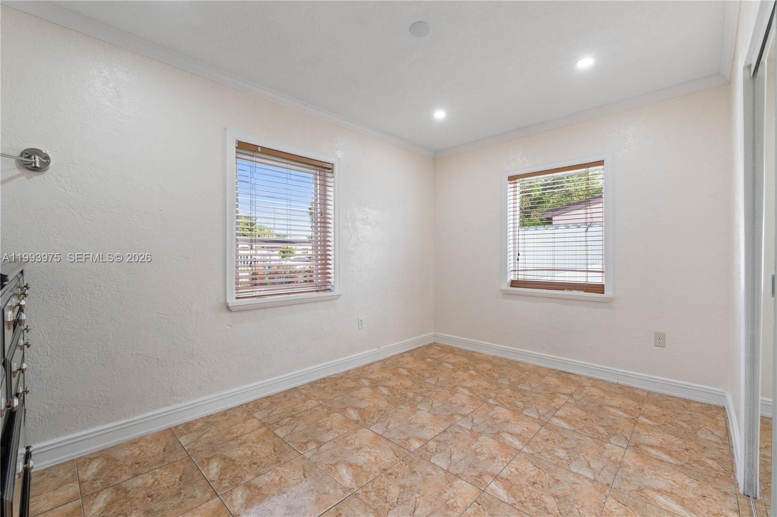 GOLDEN HIGHLANDS EST - Residential