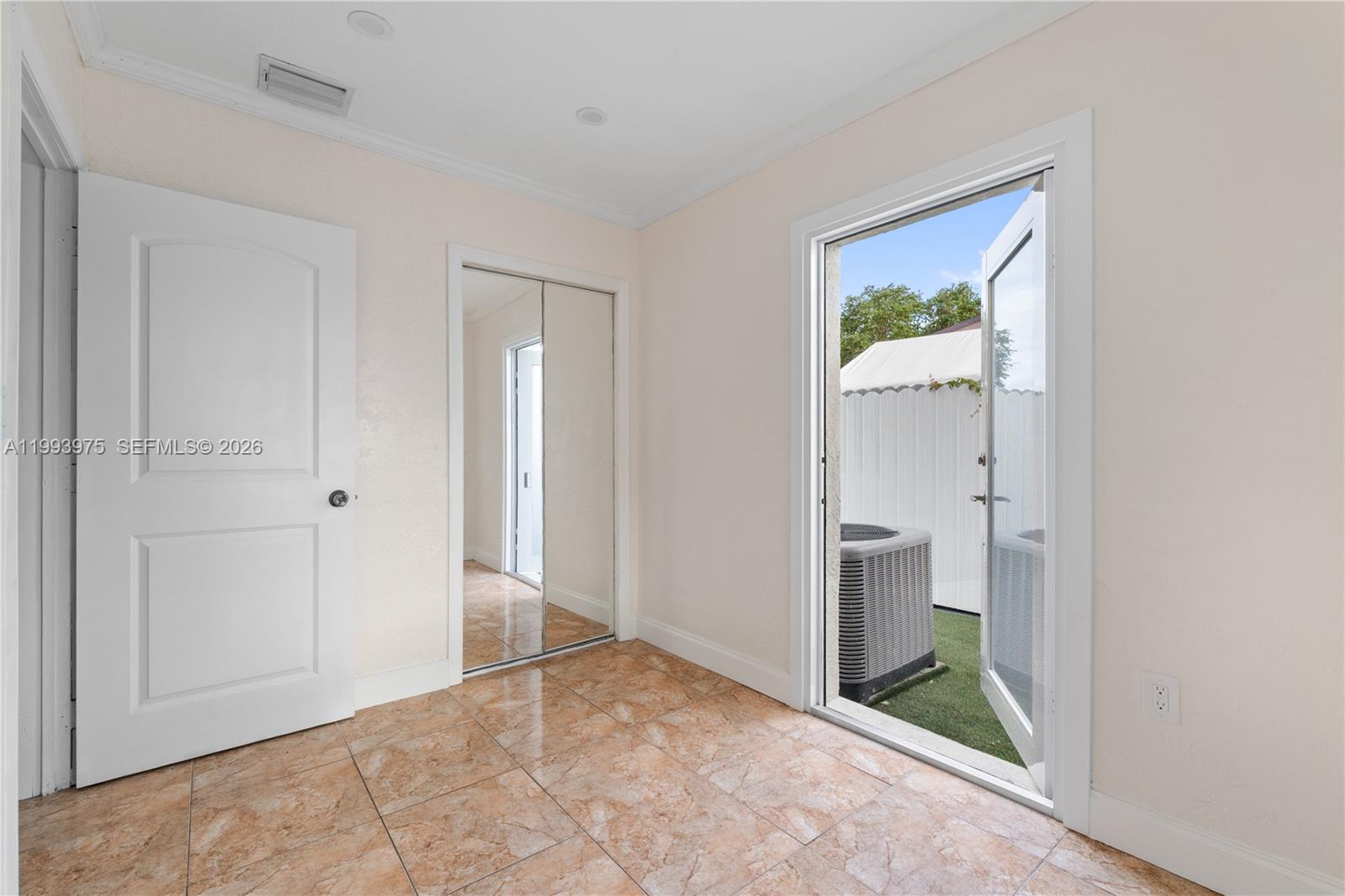 GOLDEN HIGHLANDS EST - Residential