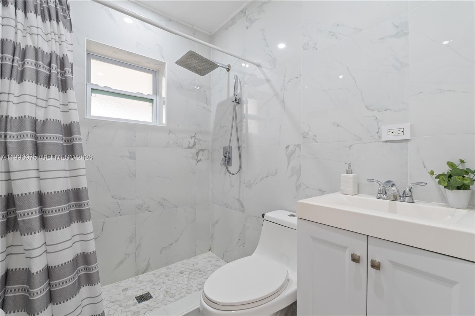 GOLDEN HIGHLANDS EST - Residential