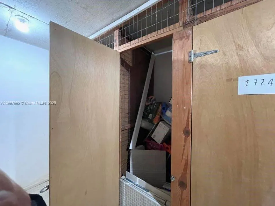 Miami Beach, Florida 33141, United States, 1 Bedroom Bedrooms, ,2 BathroomsBathrooms,Residential,Active,41109