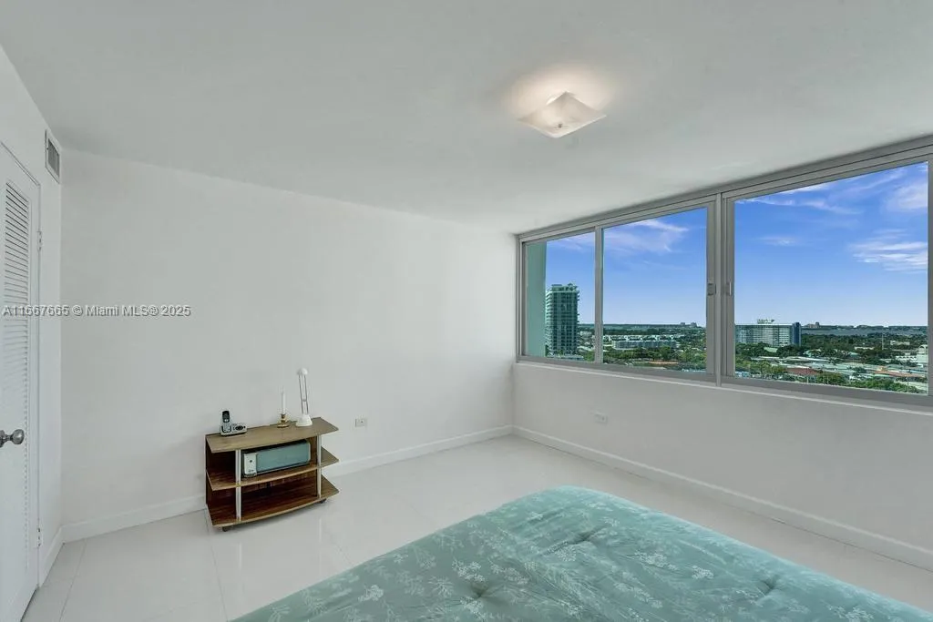 Miami Beach, Florida 33141, United States, 1 Bedroom Bedrooms, ,2 BathroomsBathrooms,Residential,Active,41109