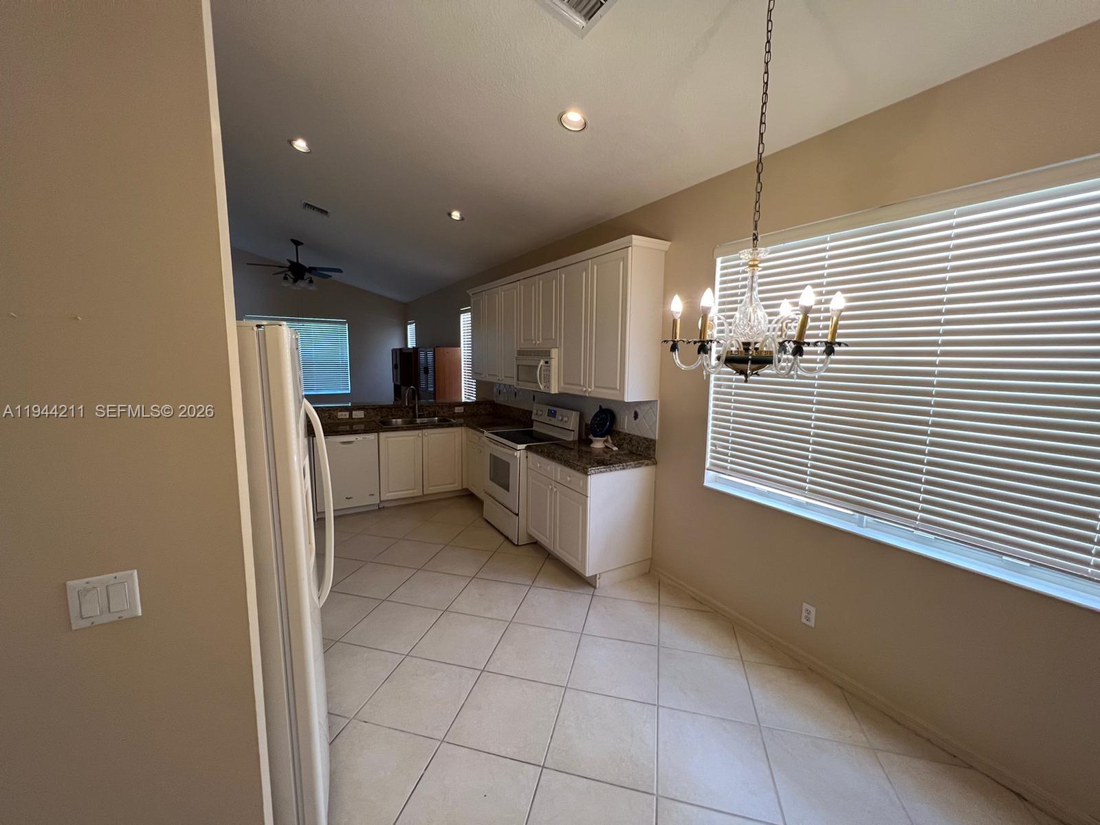 VILLAGES OF WINDSOR 3 - Residential