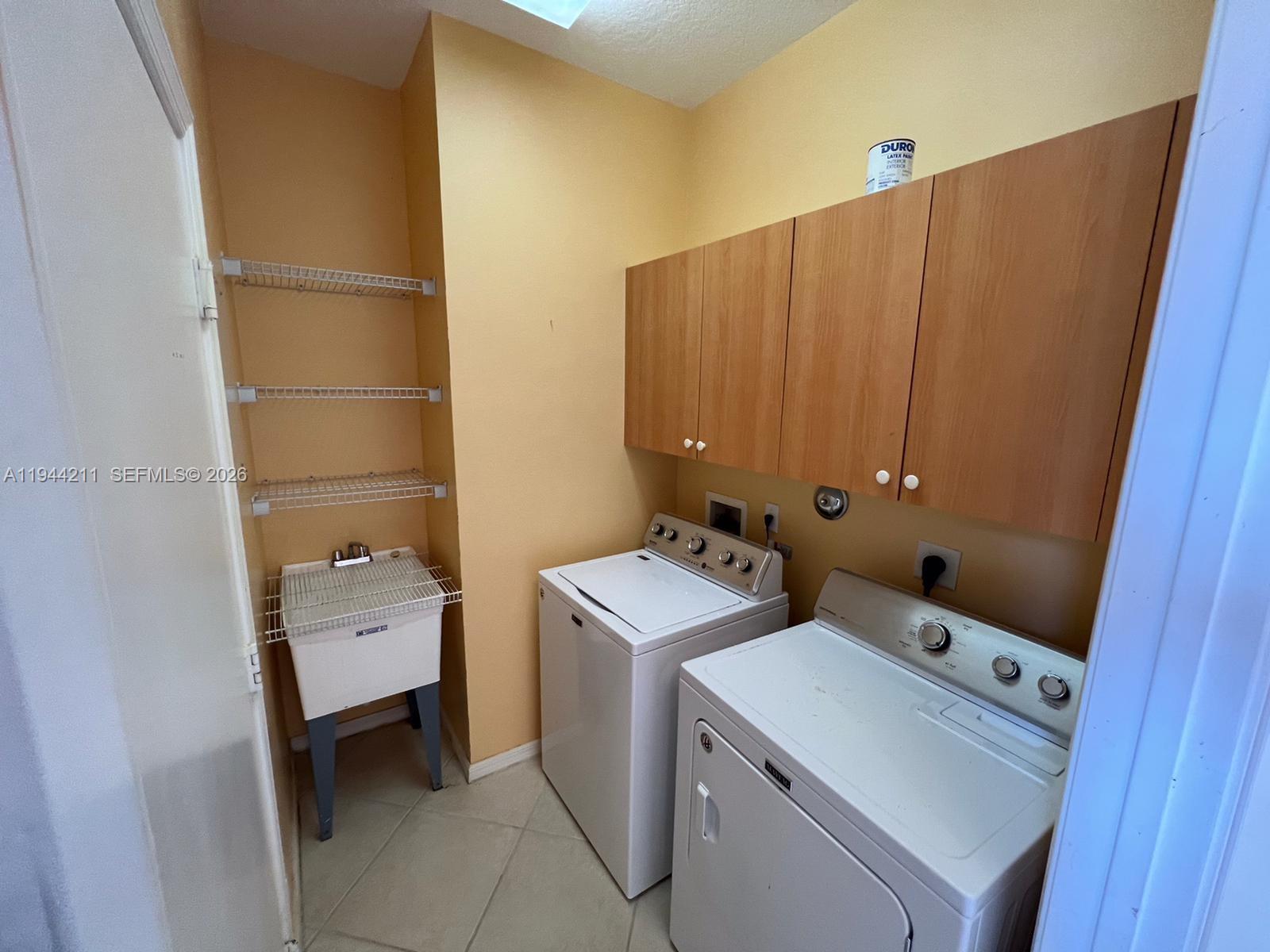 VILLAGES OF WINDSOR 3 - Residential