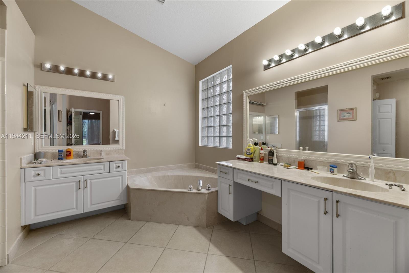 VILLAGES OF WINDSOR 3 - Residential