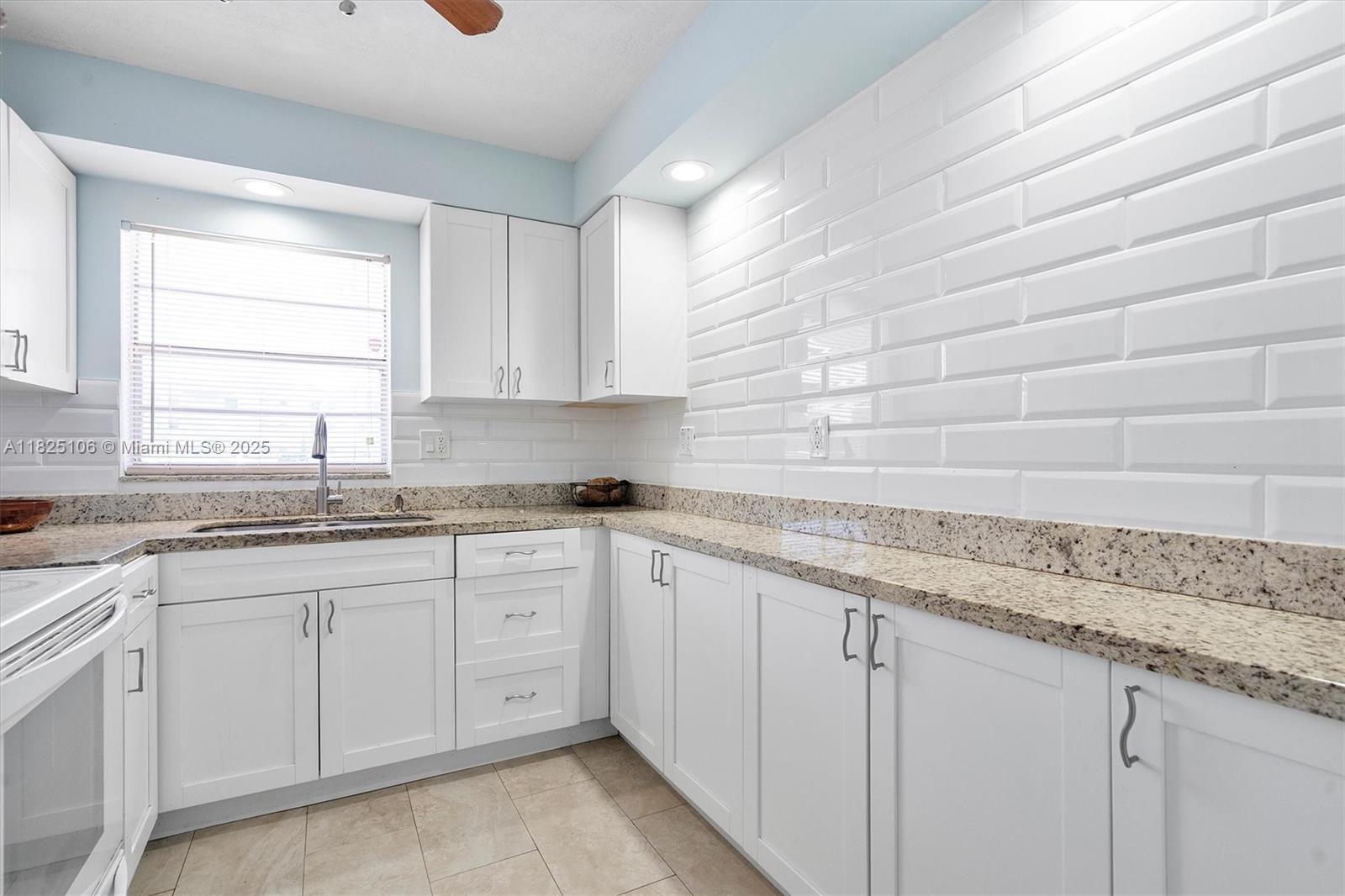 1200 Tallwood Ave 109, Hollywood, FL, 33021/$120,000 2 1200 Tallwood Ave 109