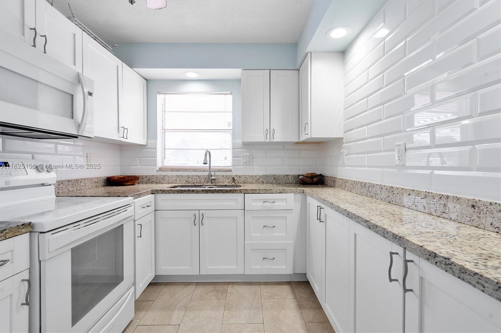 Beautifully updated 1BR/1BA condo in a well-maintained 55+ community in prime Hollywood location just minutes from the beach. Features a modern kitchen and renovated bathroom, newer A/C, and low HOA fees. Perfect for downsizers or seasonal residents seeking a low-maintenance coastal lifestyle close to shopping, dining, and entertainment. Call now for your private viewing!