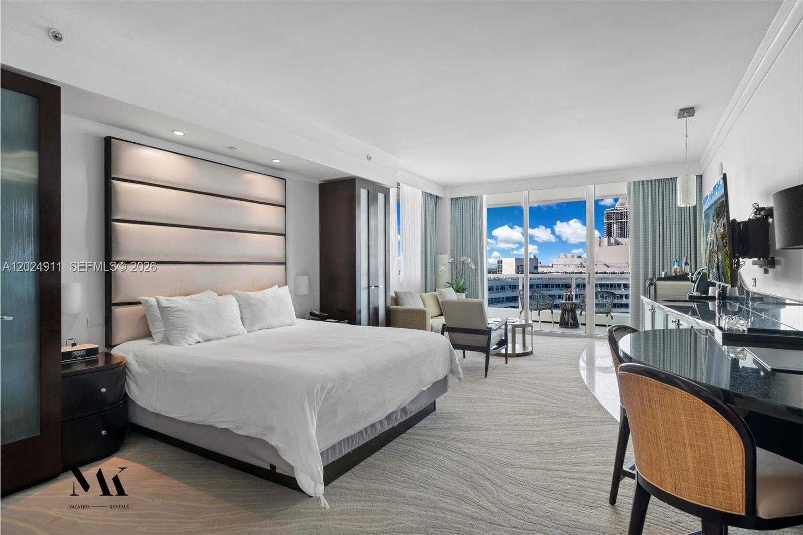 FONTAINEBLEAU III OCEAN C - Residential