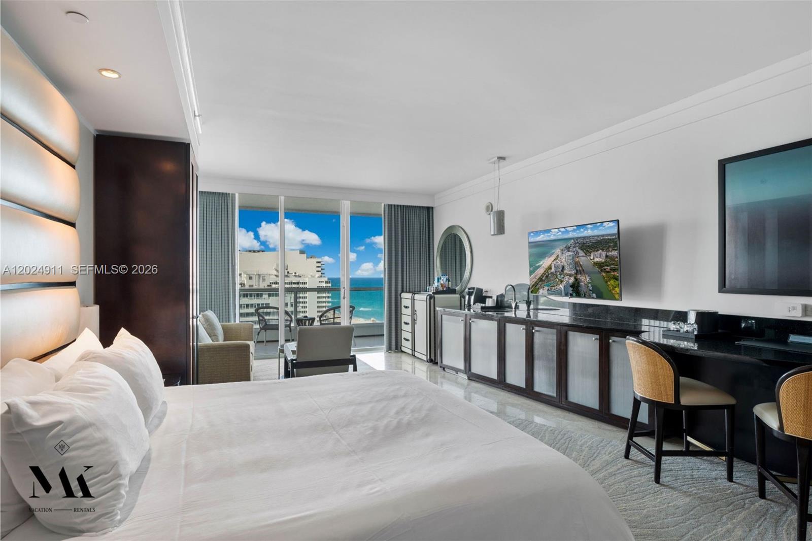 4391 Collins Ave 1002