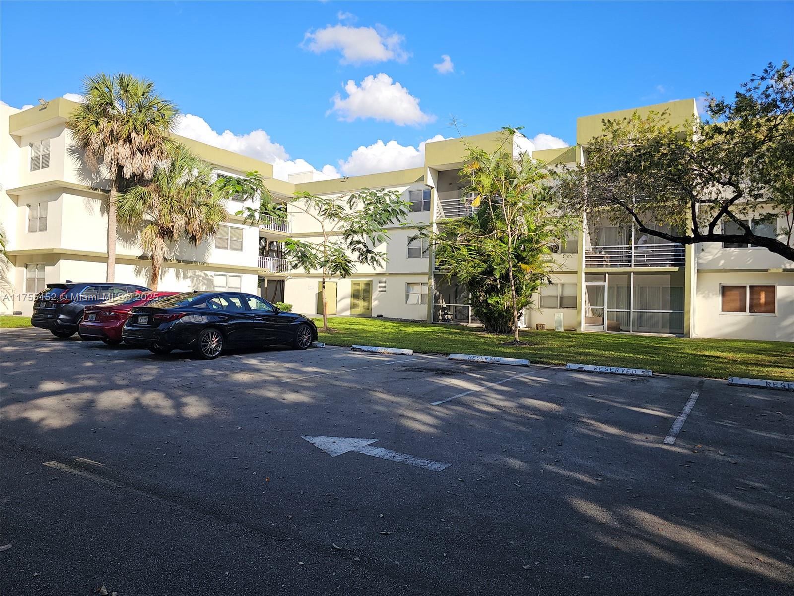 Rental Property at 4235 N University Dr 314, Sunrise, Miami-Dade County, Florida - Bedrooms: 2 
Bathrooms: 2  - $1,775 MO.