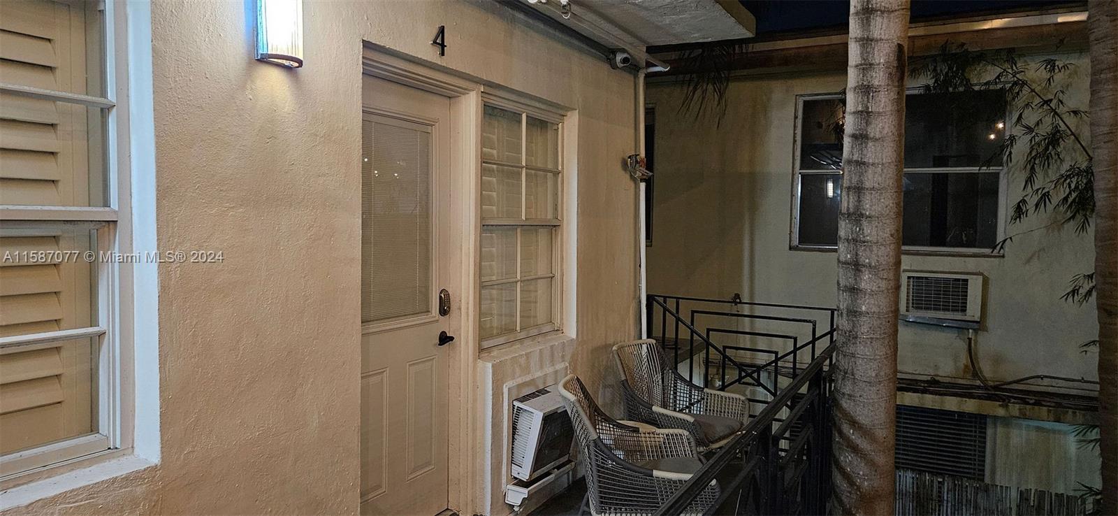 MIAMI BEACH - Residential
