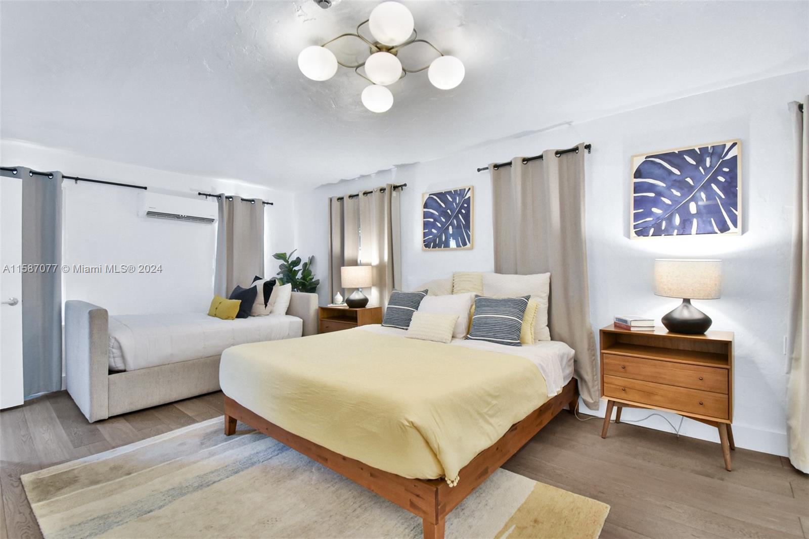 MIAMI BEACH - Residential