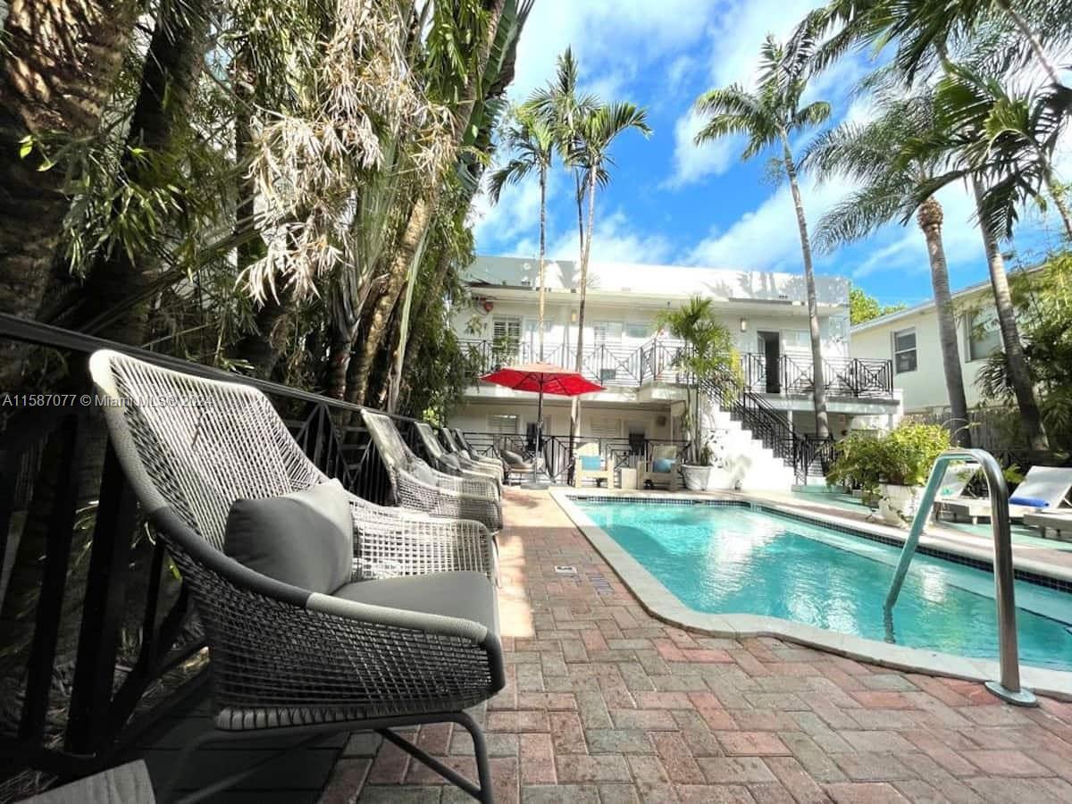 MIAMI BEACH - Residential