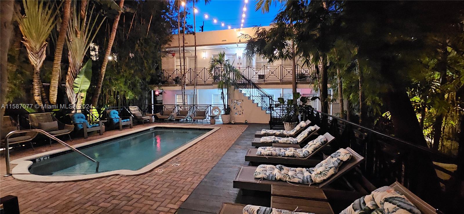 MIAMI BEACH - Residential