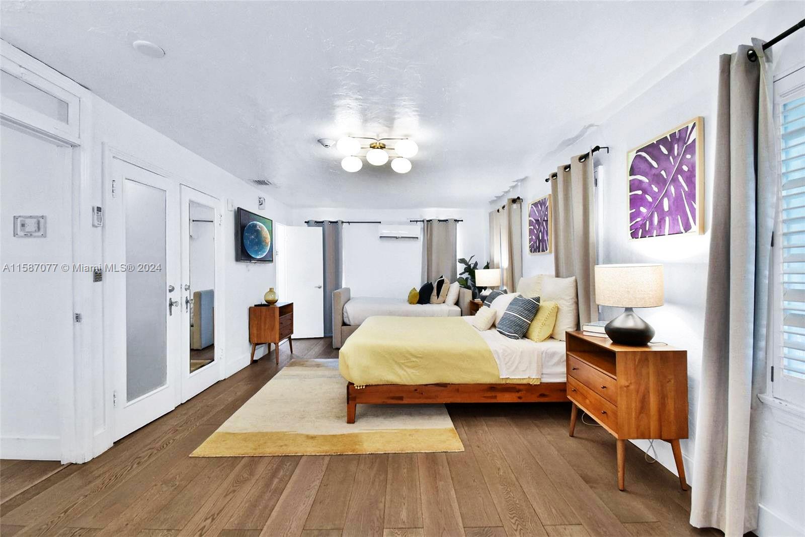 MIAMI BEACH - Residential