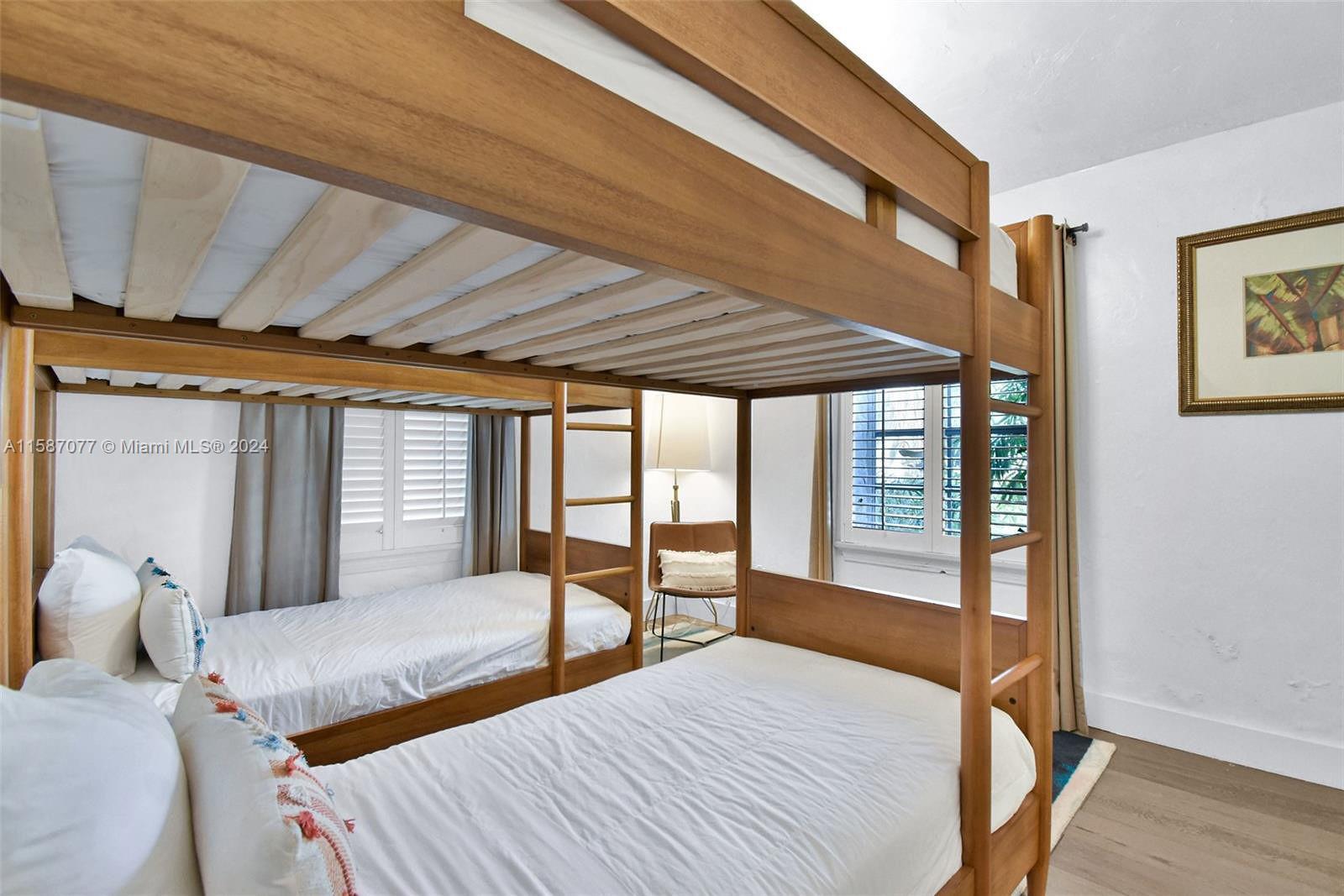MIAMI BEACH - Residential