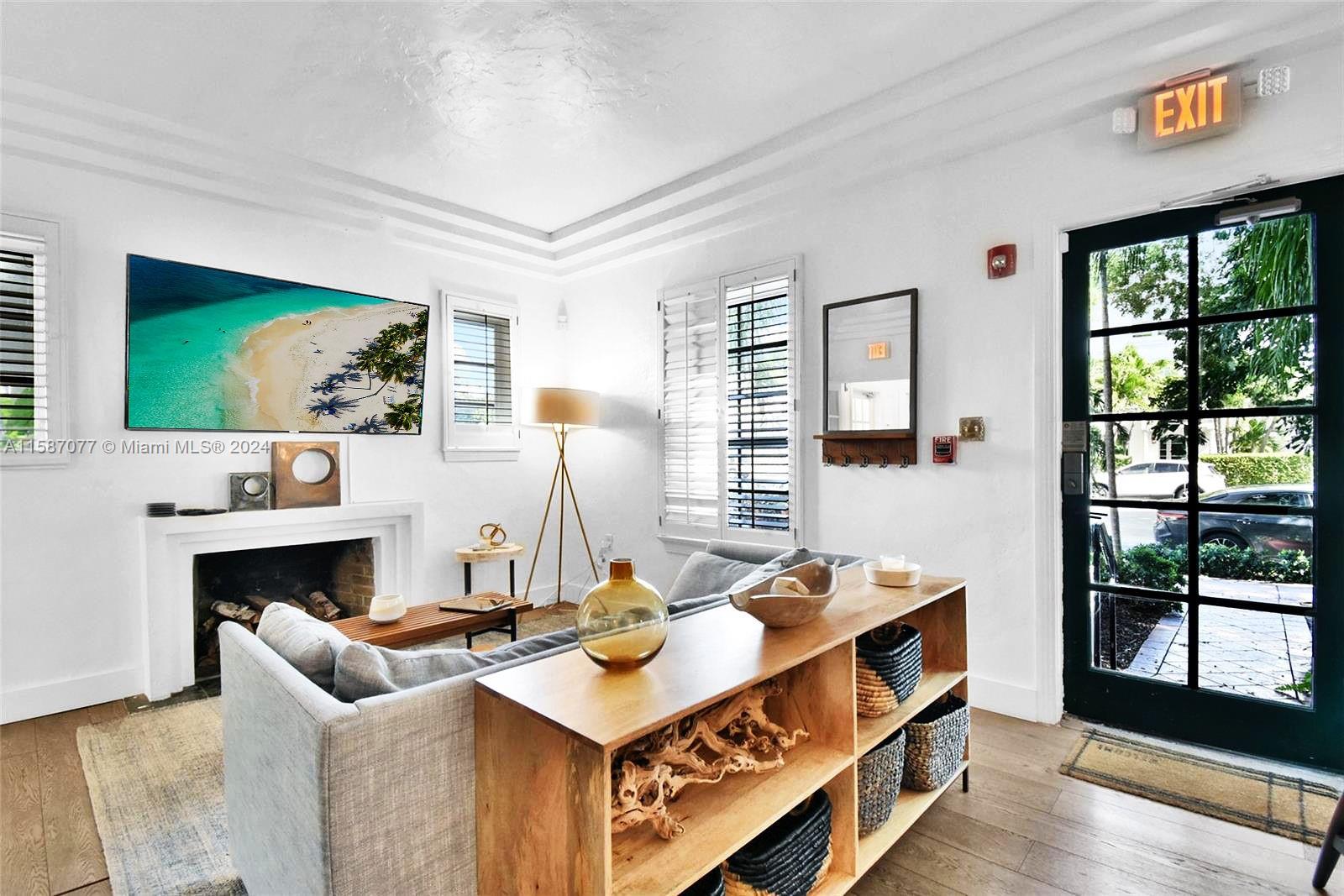 MIAMI BEACH - Residential