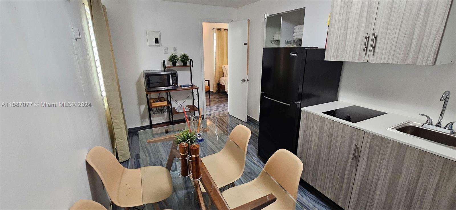 MIAMI BEACH - Residential