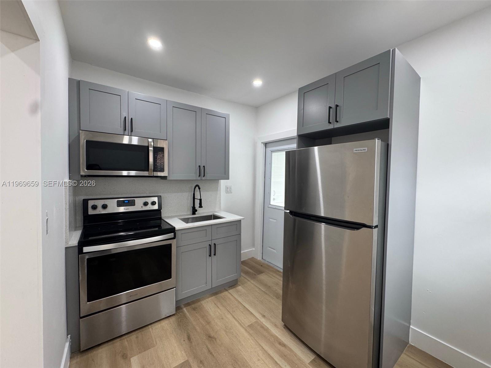 LE JEUNE ADDN SEC 1 - Residential Lease