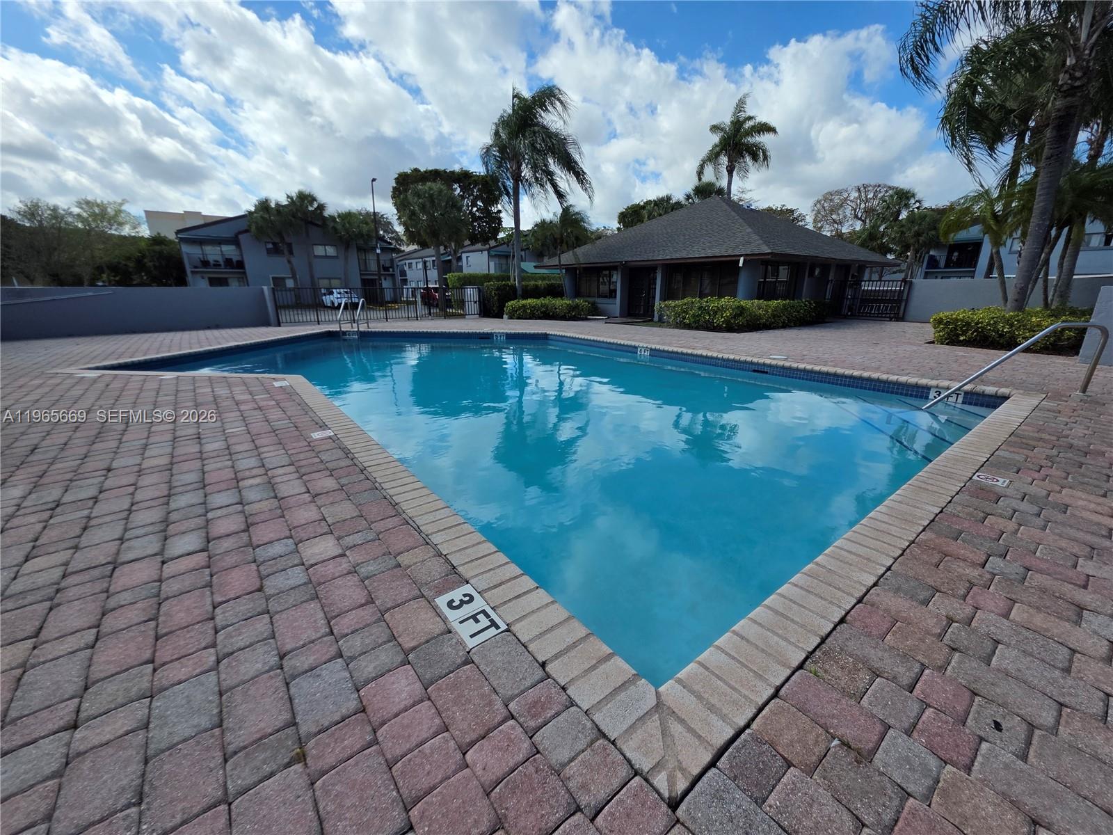 MAGNOLIA LANE CONDO - Residential