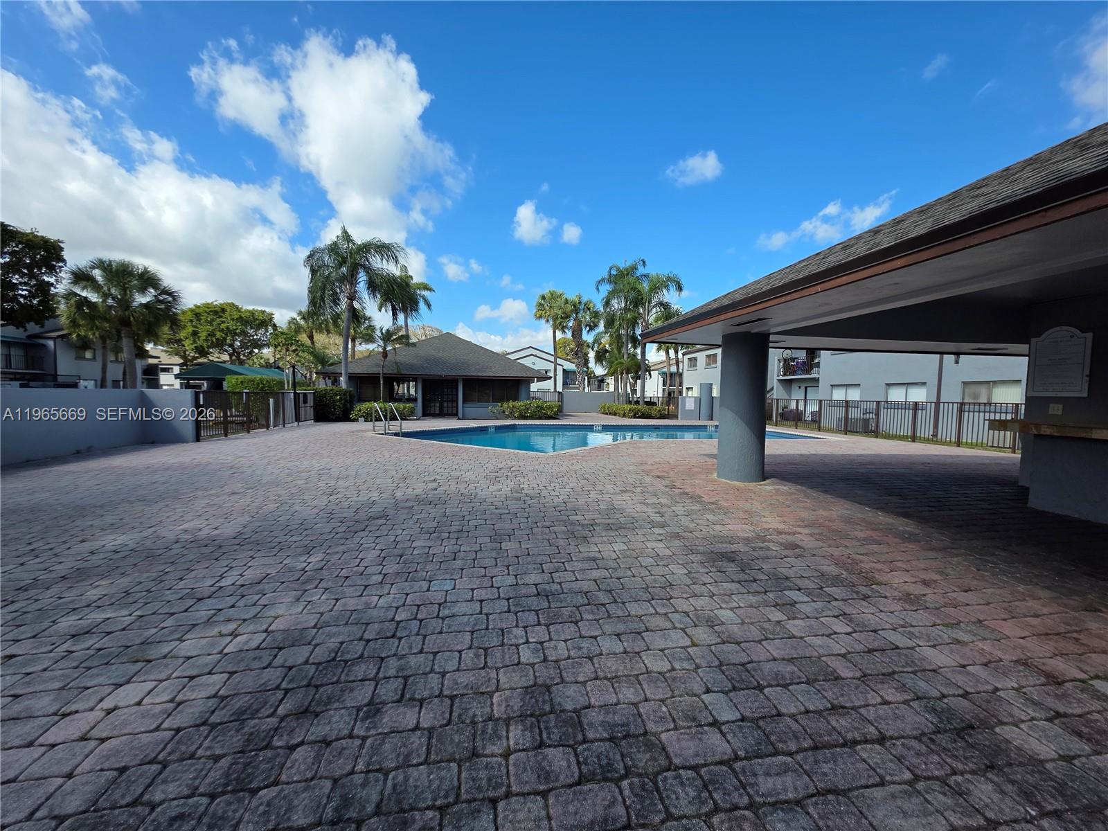 MAGNOLIA LANE CONDO - Residential