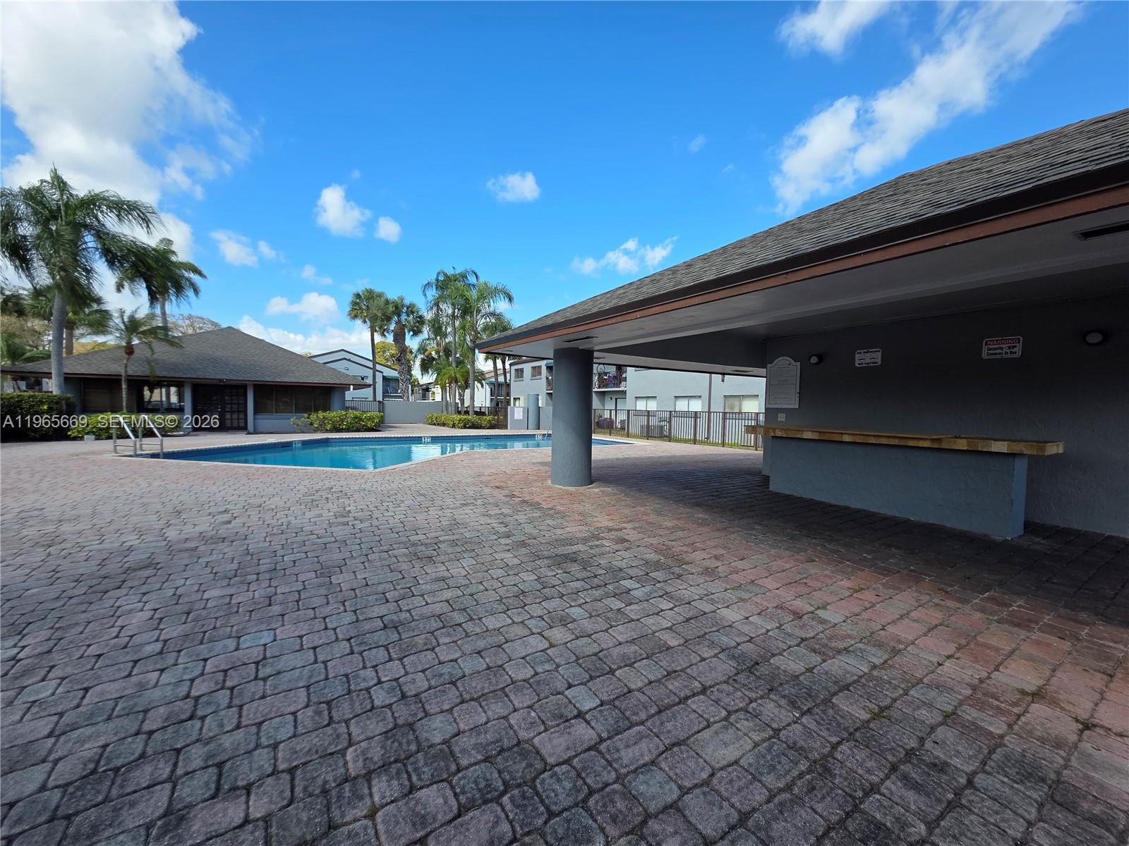 MAGNOLIA LANE CONDO - Residential