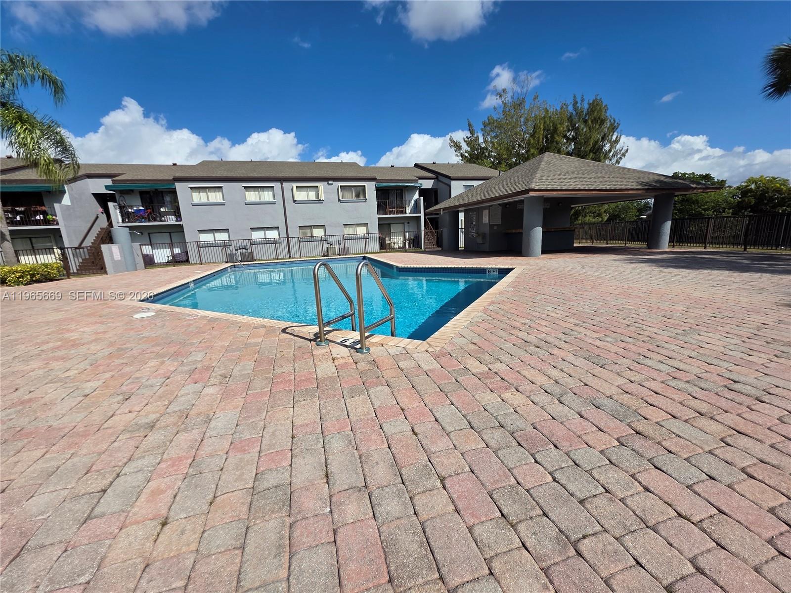 MAGNOLIA LANE CONDO - Residential