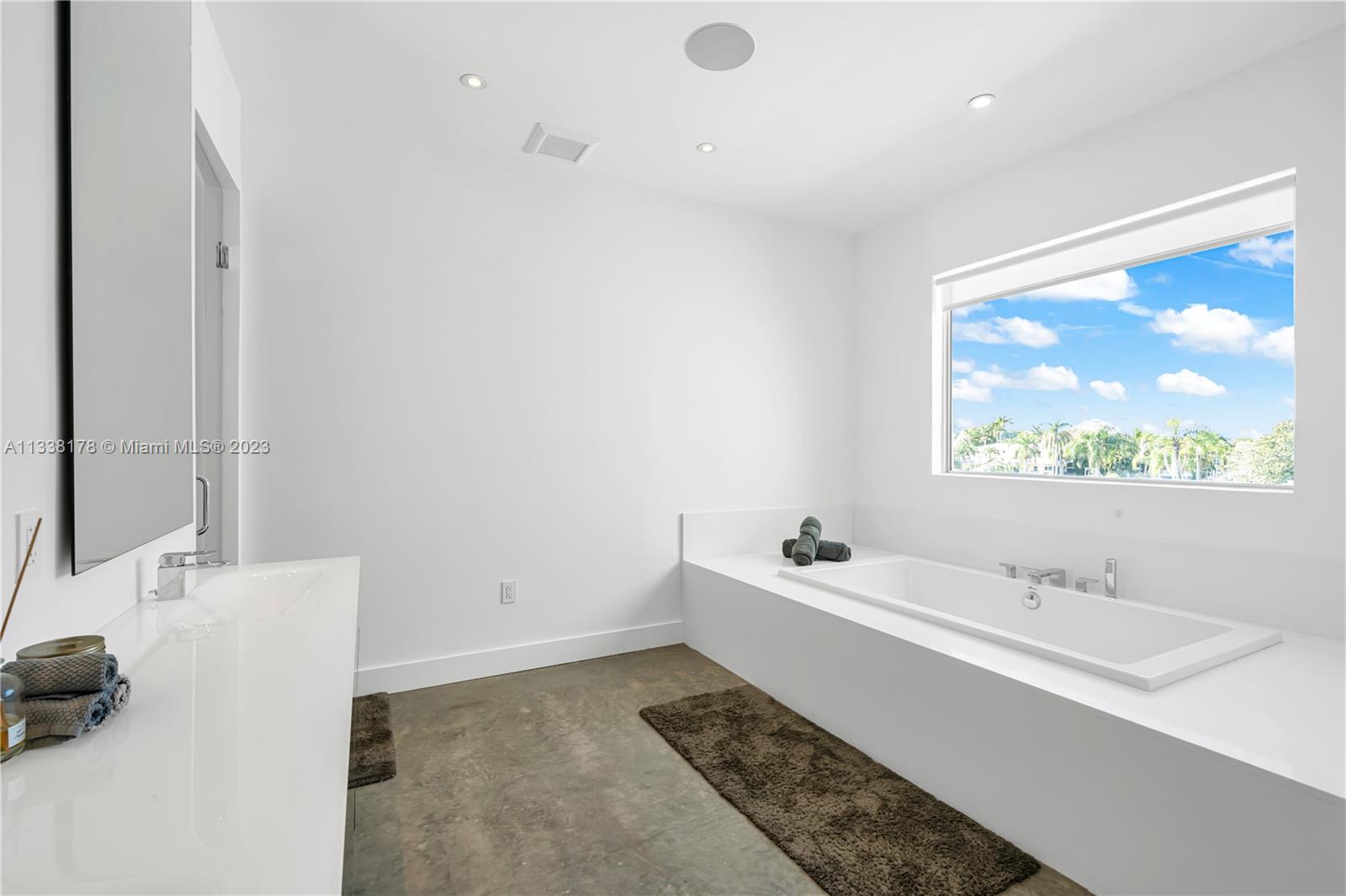 CORONADO HARBOR - Residential