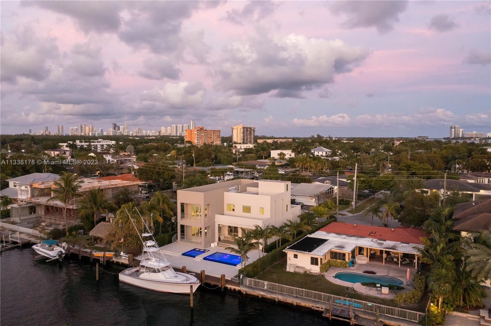 CORONADO HARBOR - Residential