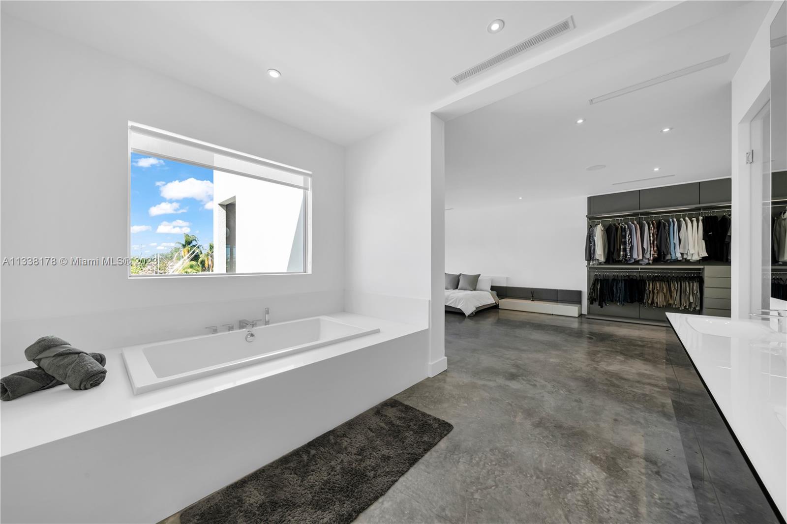 CORONADO HARBOR - Residential