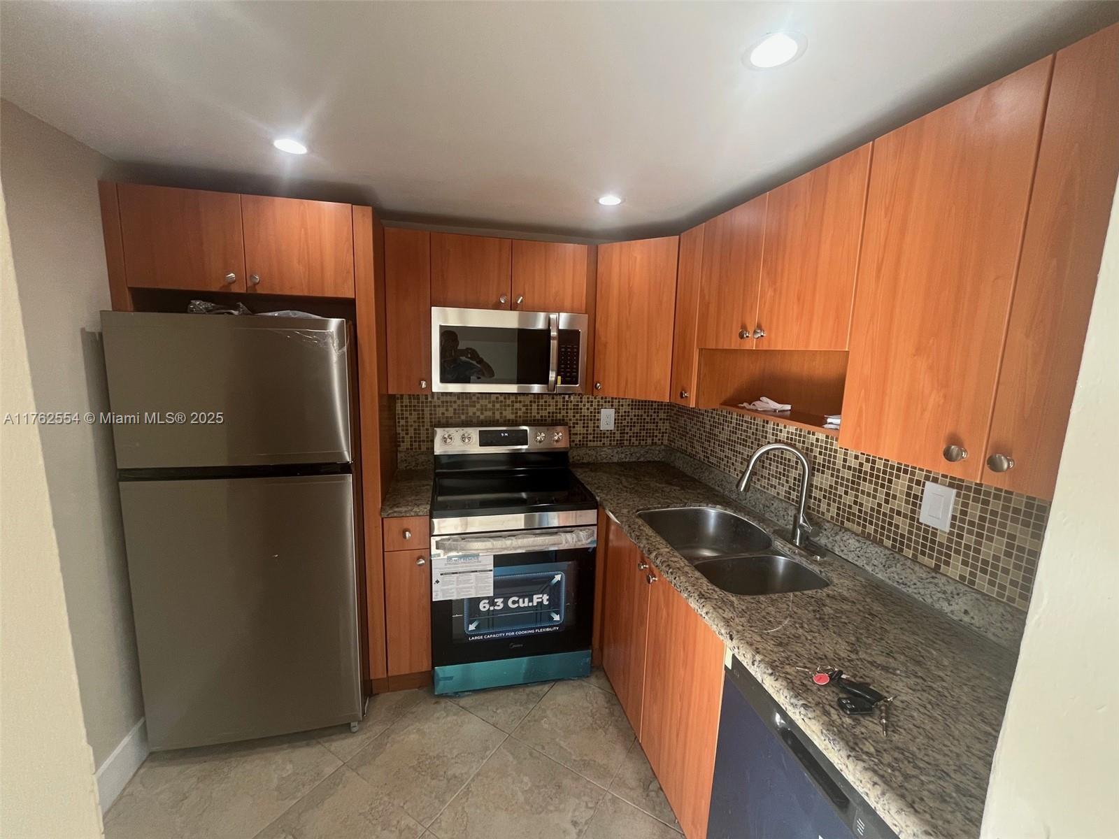 MONTECARLO CONDO - Residential