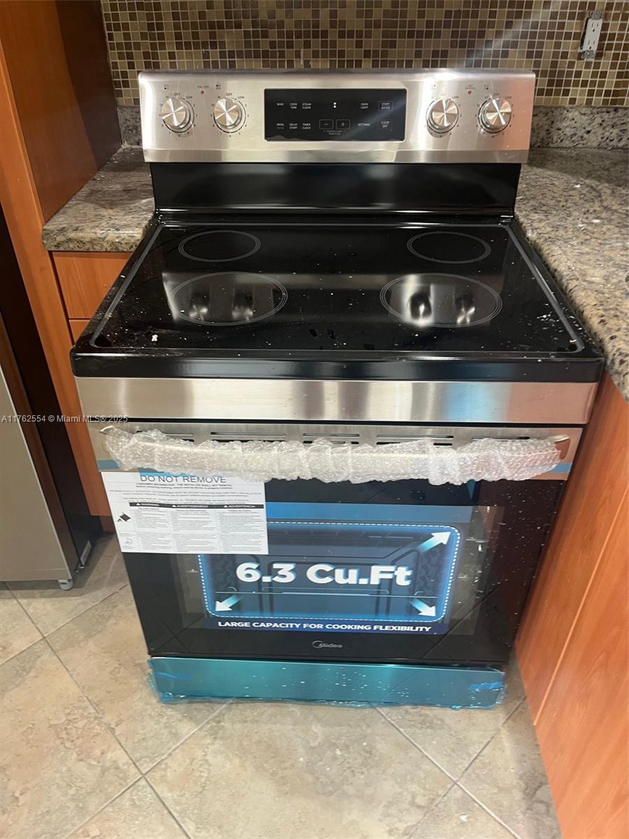 MONTECARLO CONDO - Residential