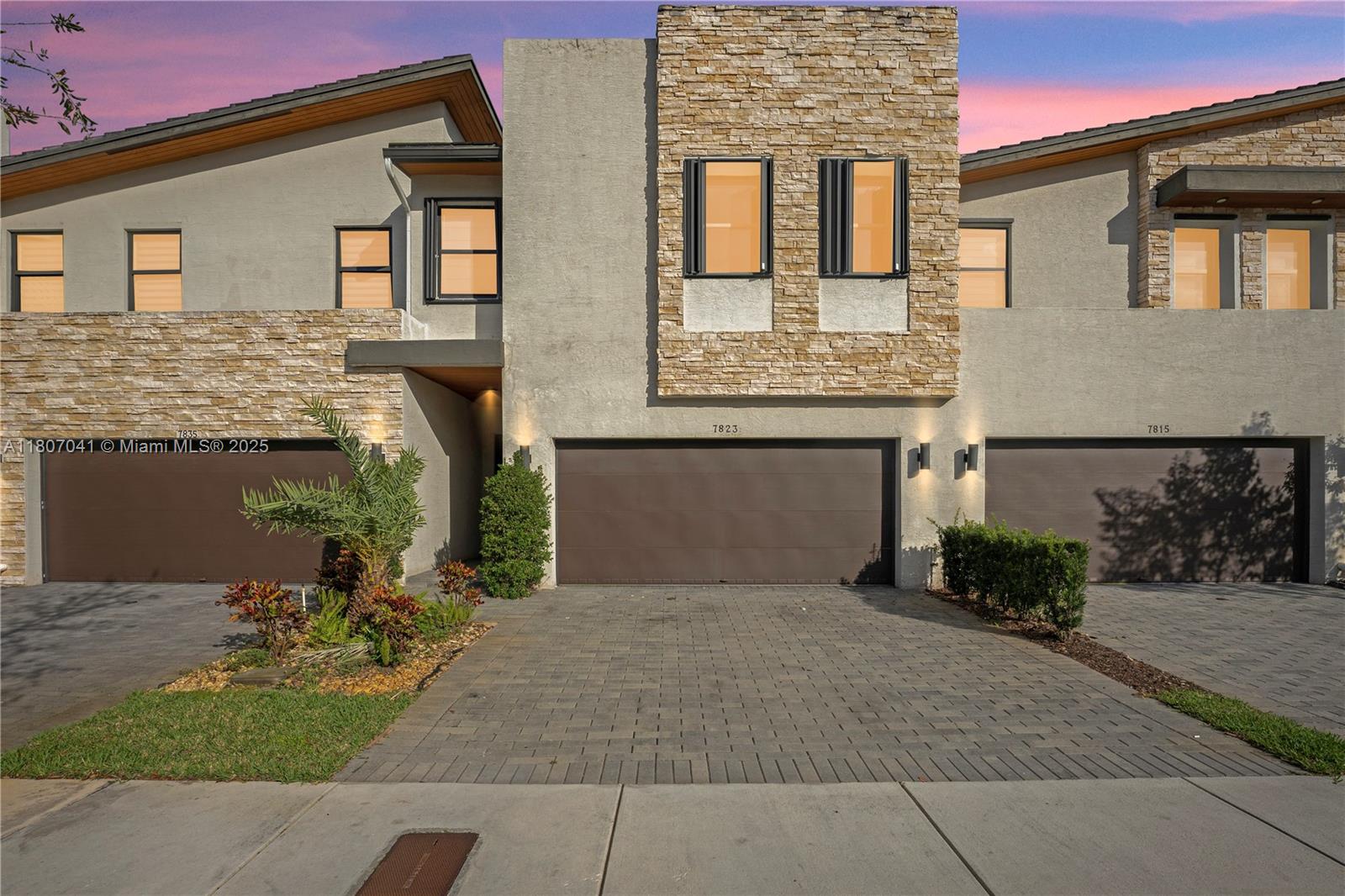 Property for Sale at 7823 Nw 105th Ave, Doral, Miami-Dade County, Florida - Bedrooms: 4 
Bathrooms: 4  - $785,000