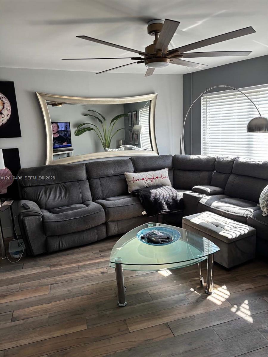 NAUTICAL TOWERS CONDO - Residential