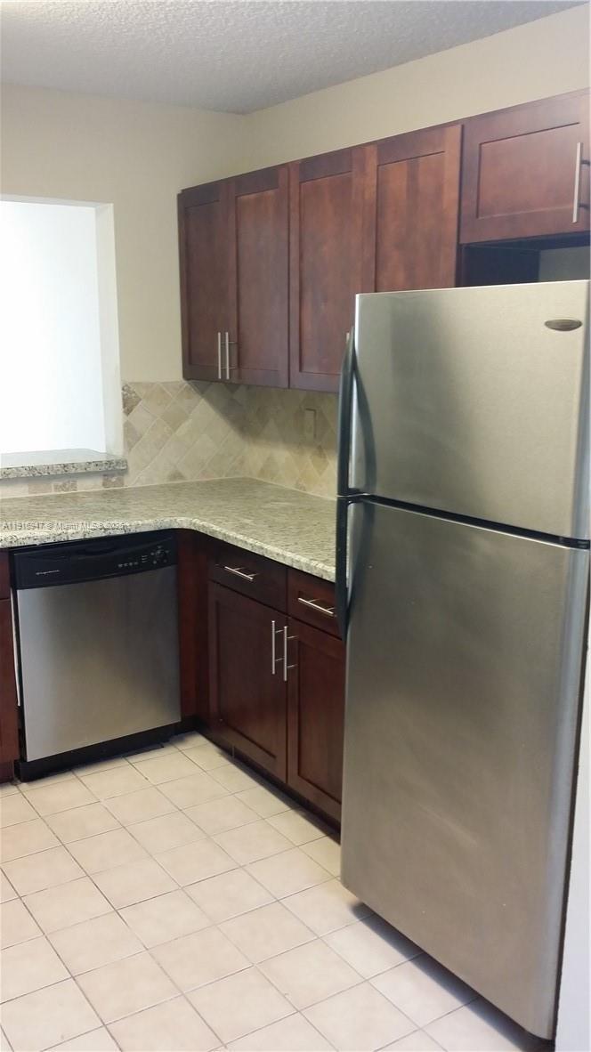 PALMS OF PEMBROKE CONDO - Residential Lease