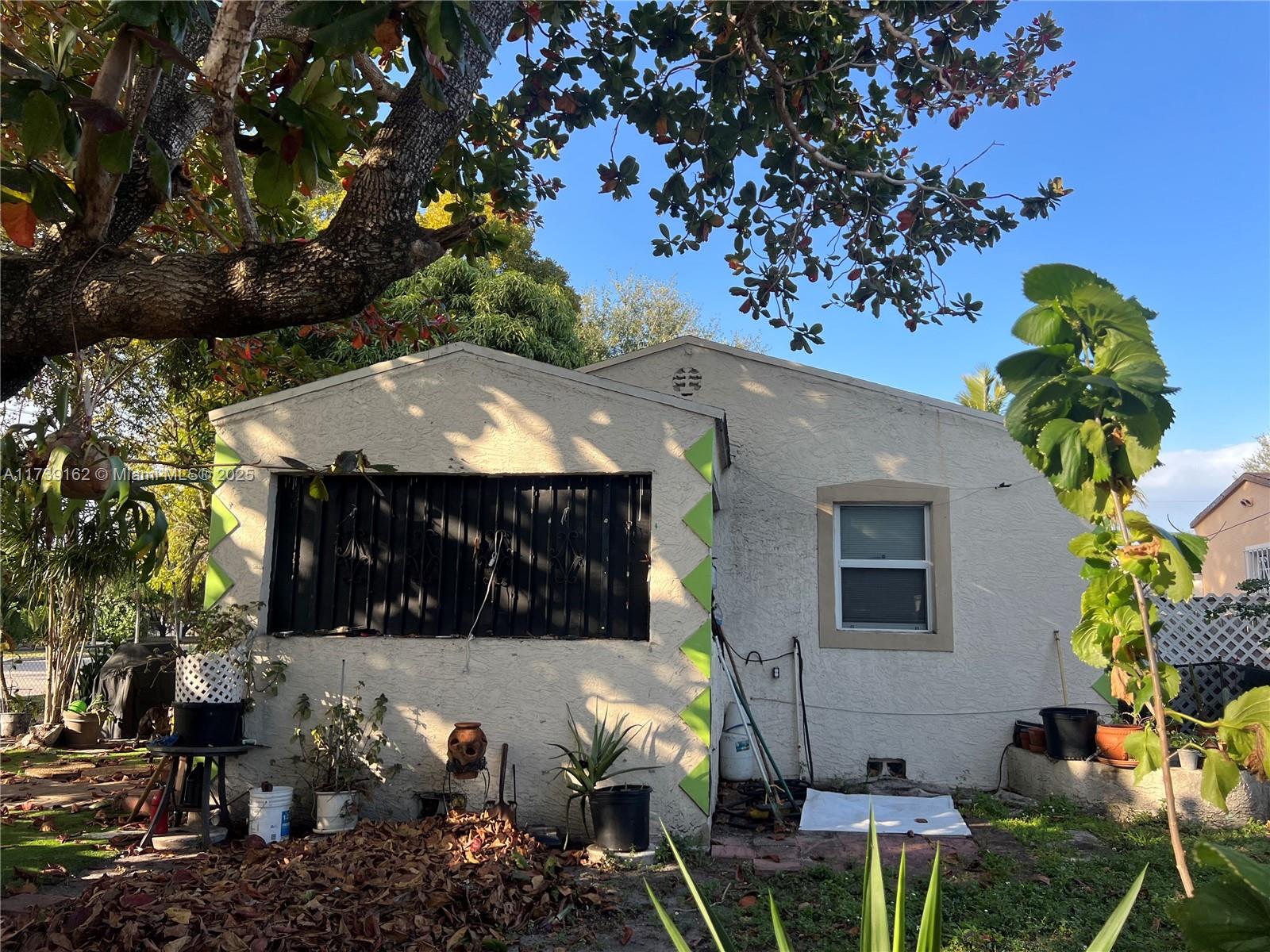299 NW 43rd St