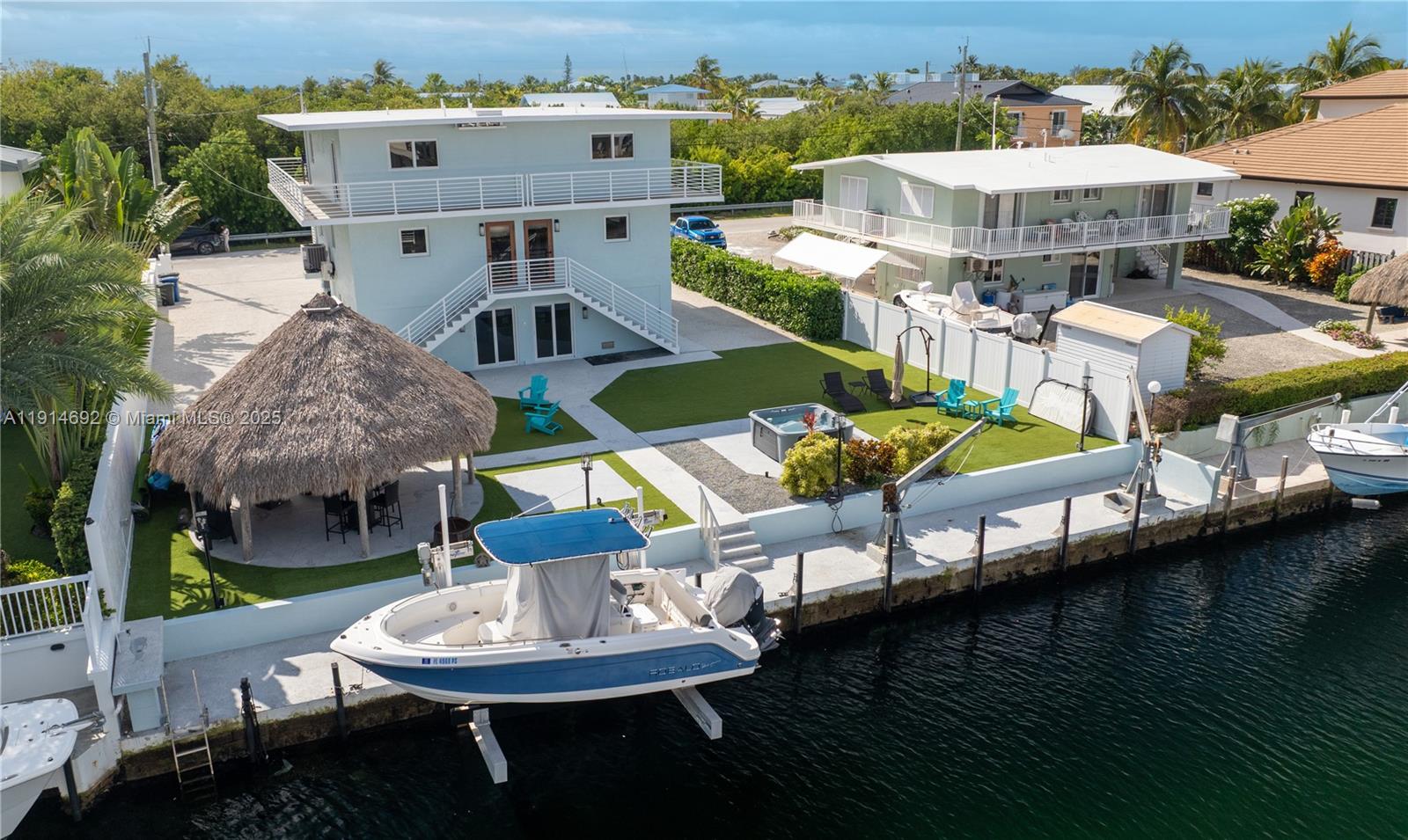 PORT LARGO - Residential Income