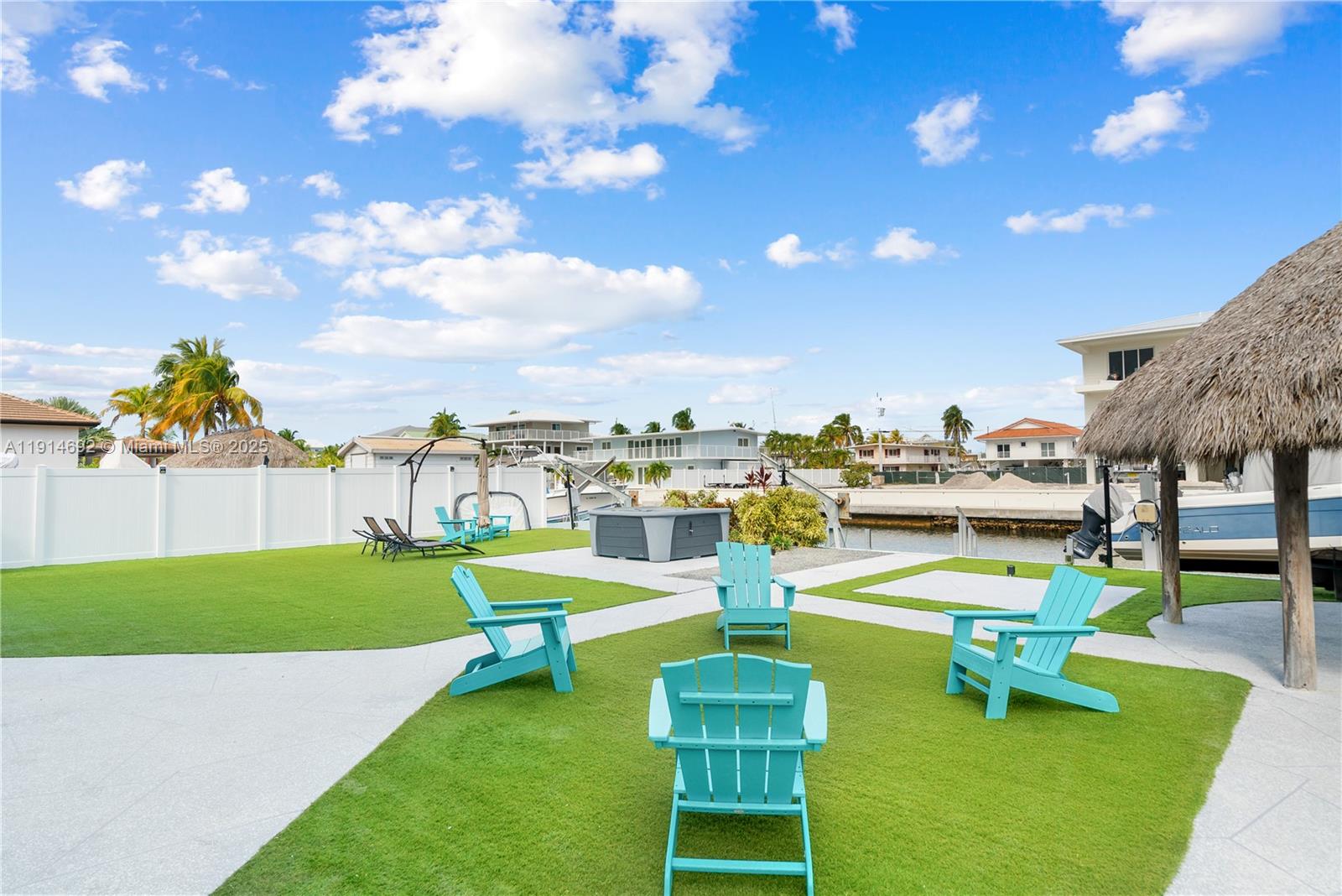 PORT LARGO - Residential Income