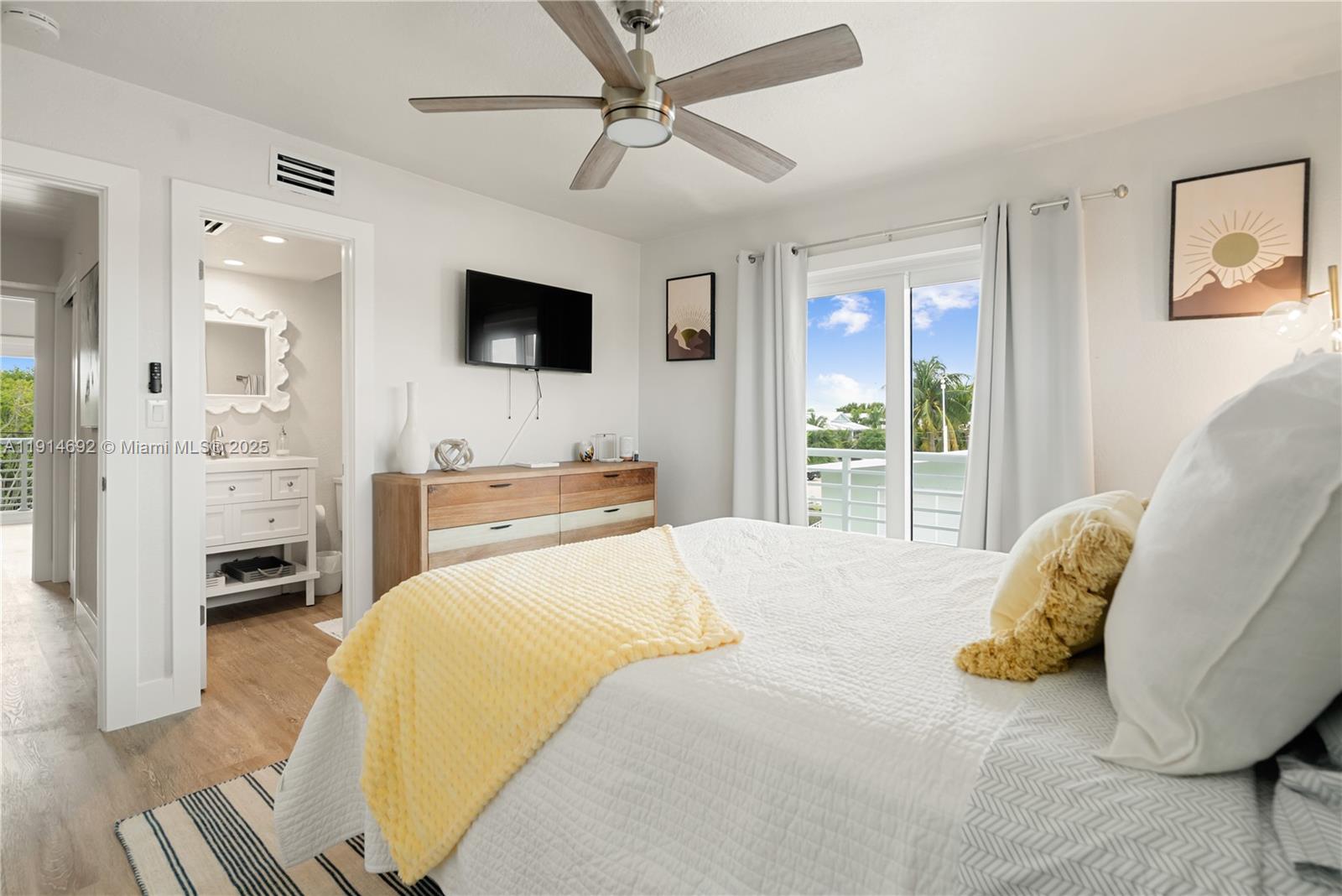 PORT LARGO - Residential Income