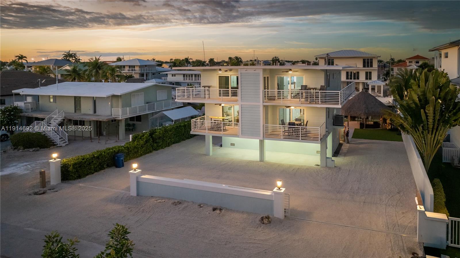 PORT LARGO - Residential Income