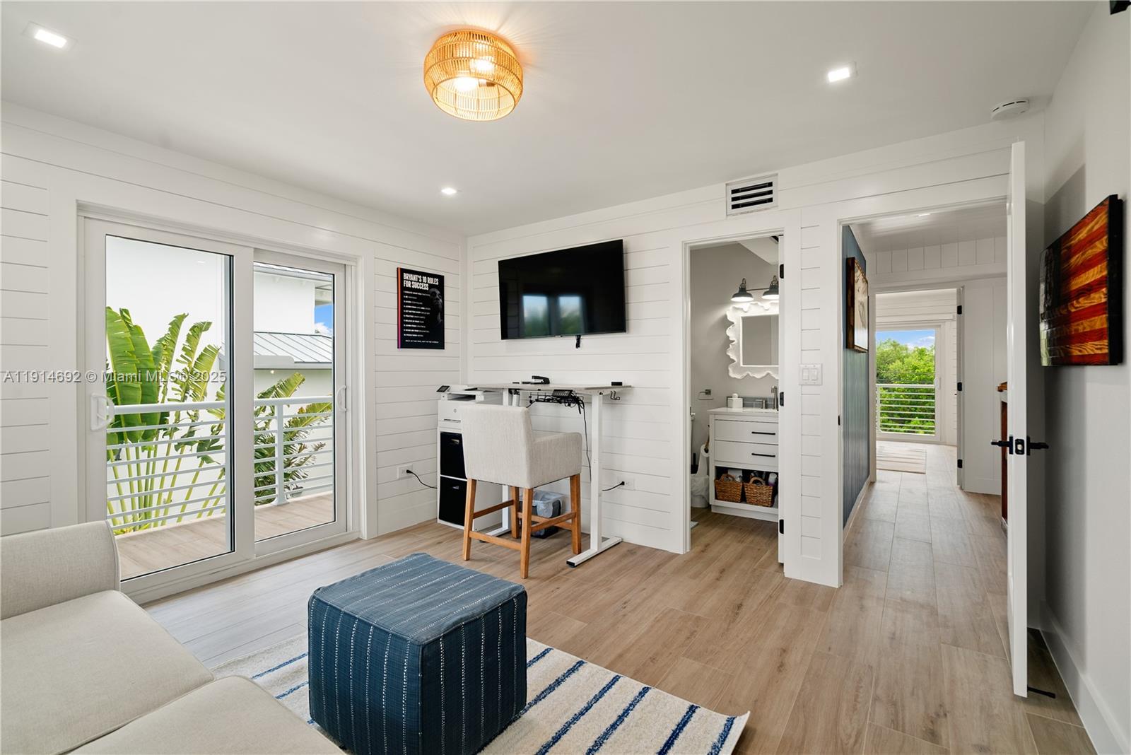 PORT LARGO - Residential Income