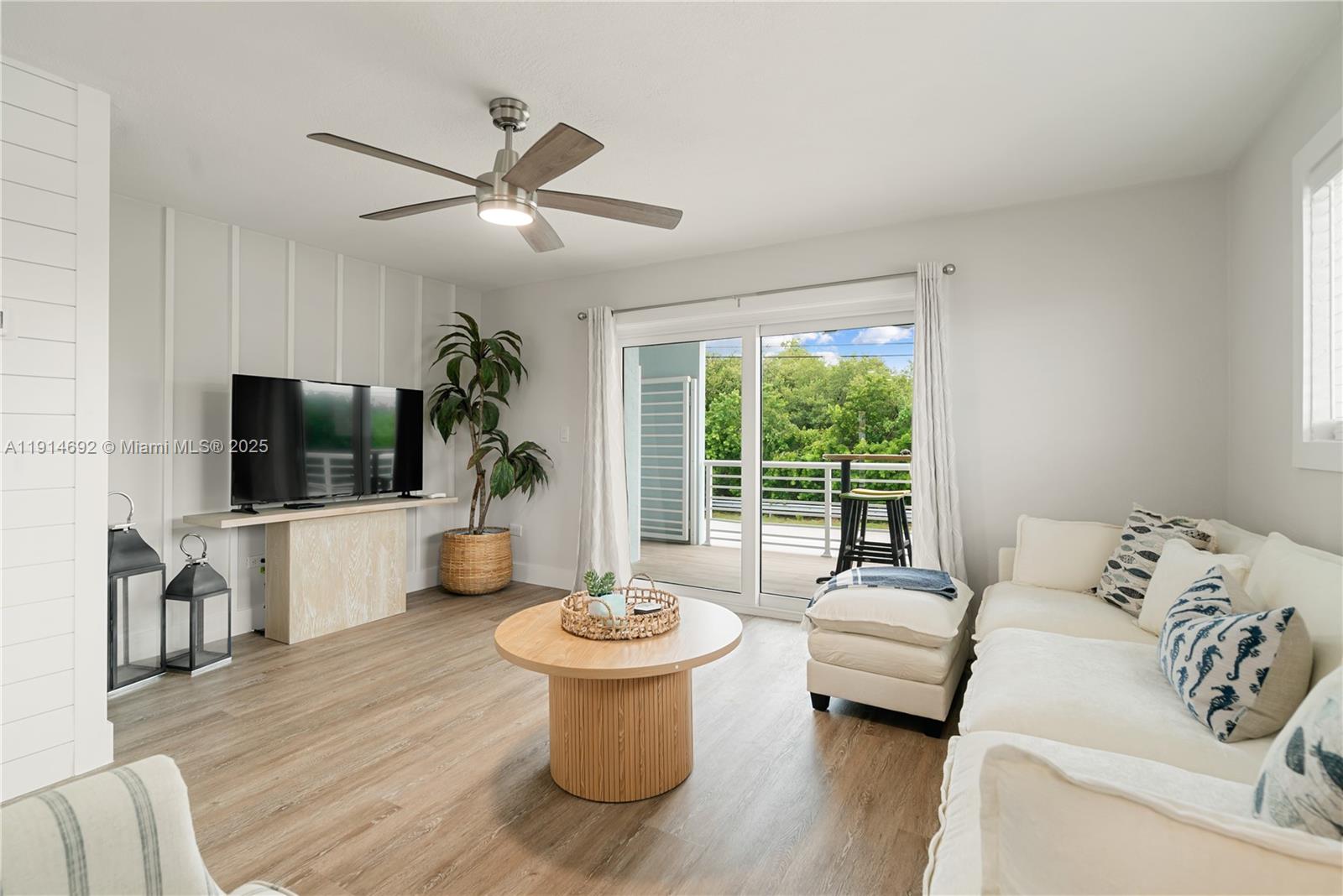 PORT LARGO - Residential Income