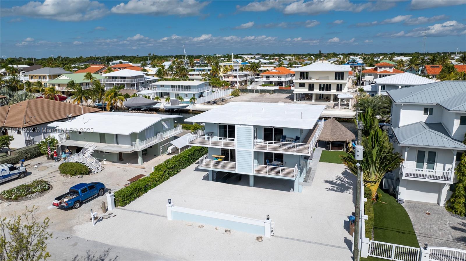 PORT LARGO - Residential Income