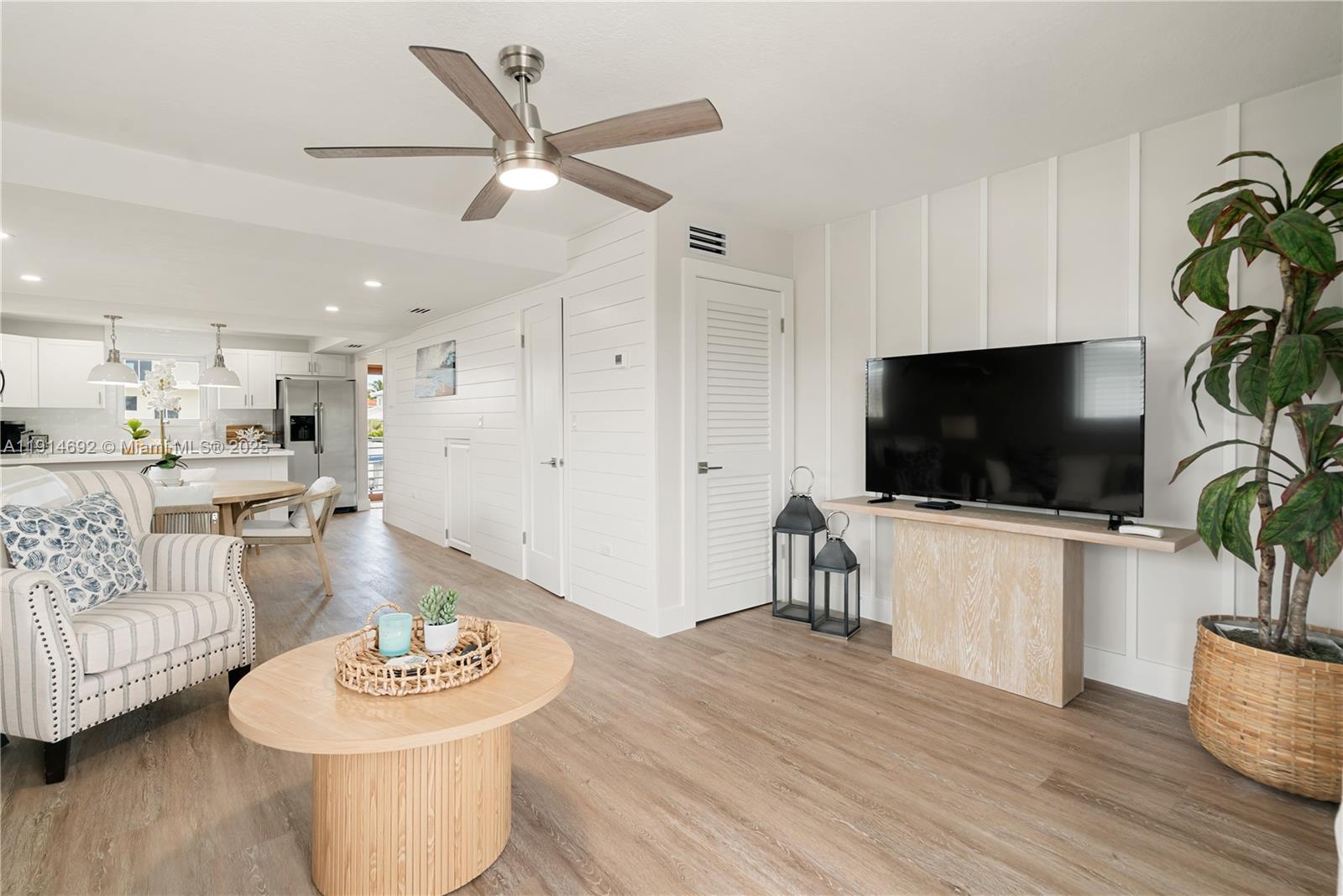 PORT LARGO - Residential Income