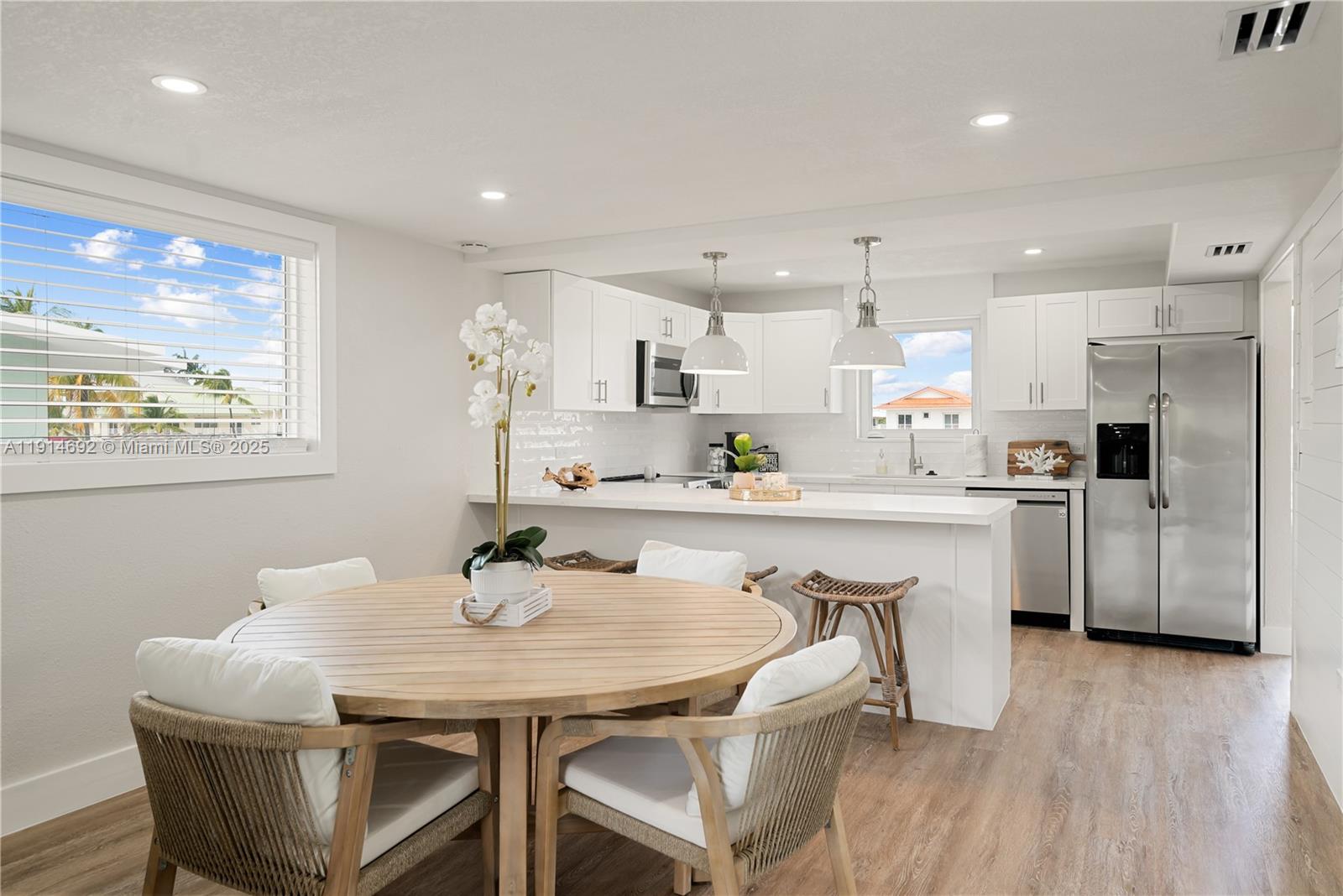 PORT LARGO - Residential Income