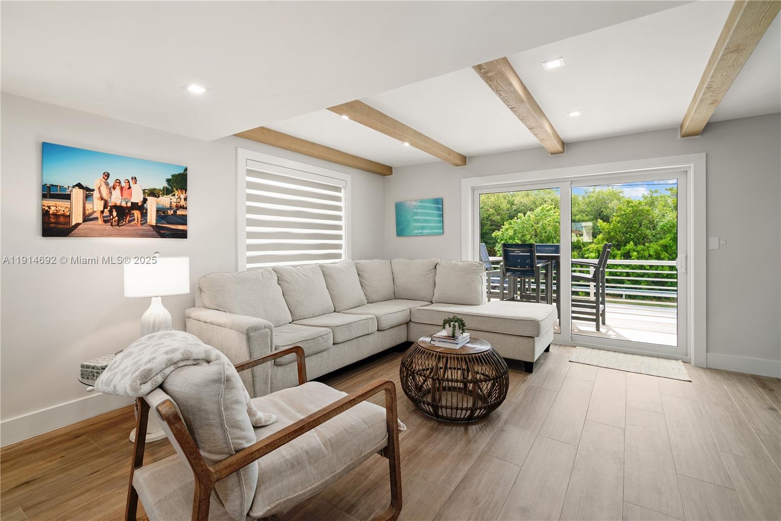 PORT LARGO - Residential Income