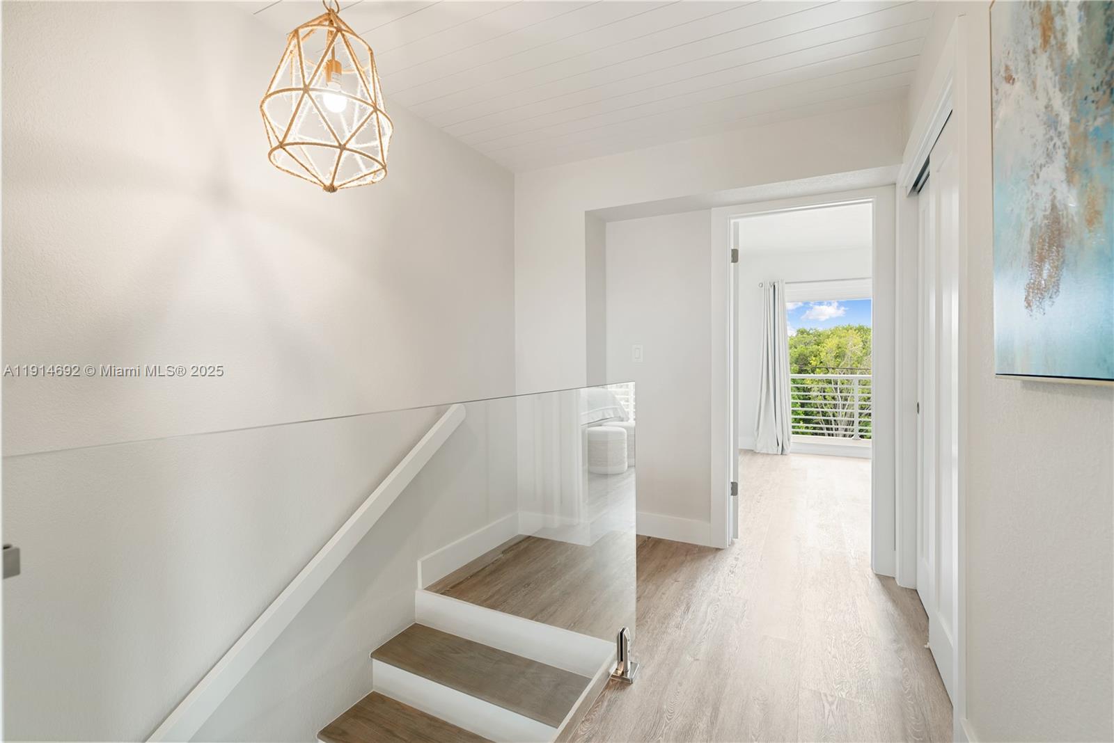 PORT LARGO - Residential Income