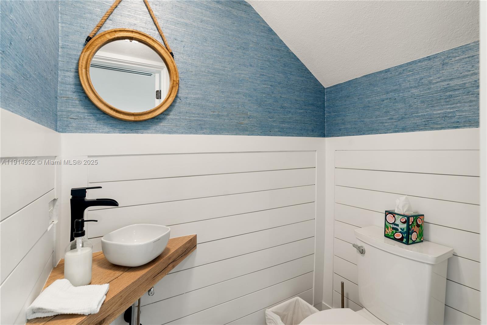 PORT LARGO - Residential Income