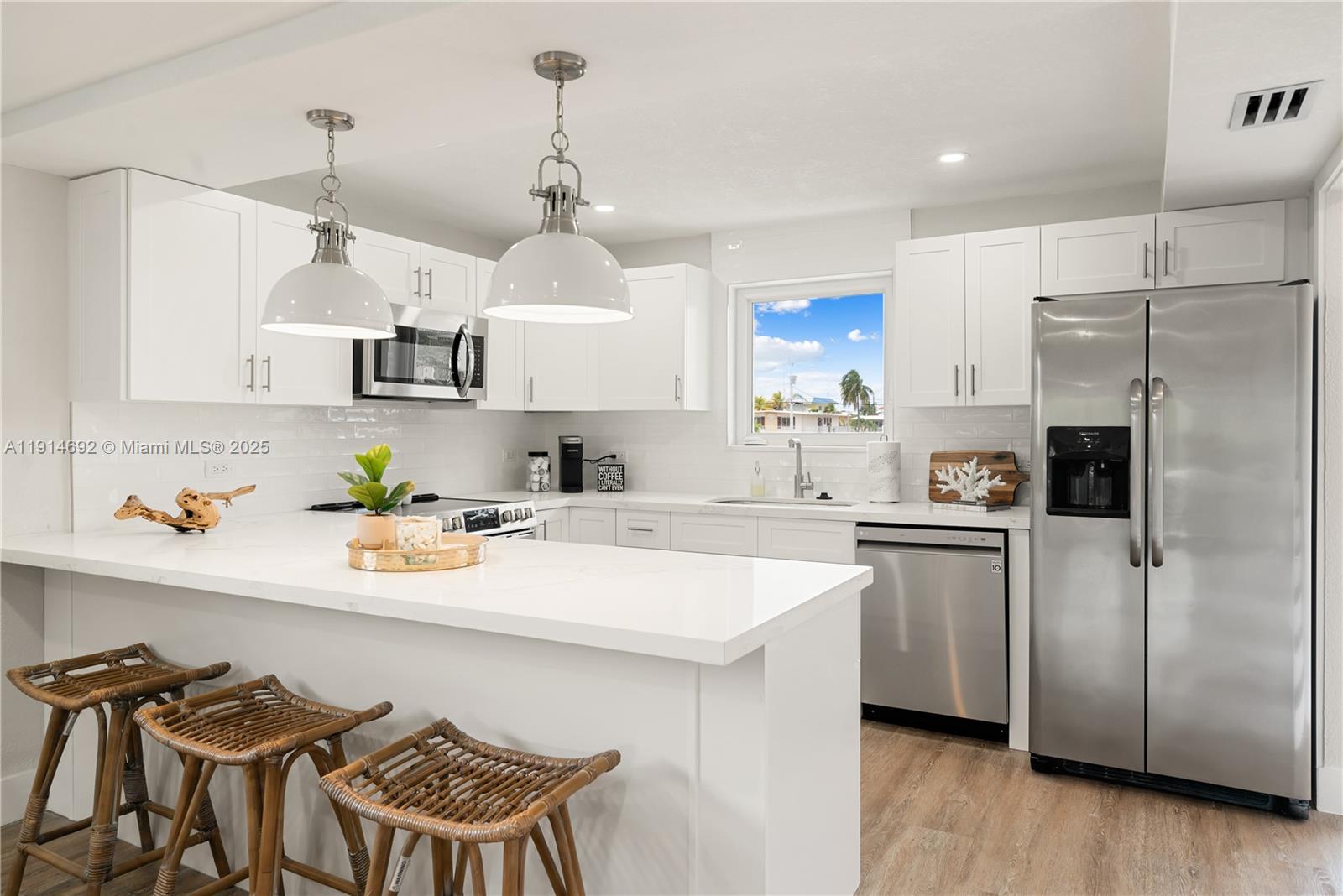 PORT LARGO - Residential Income