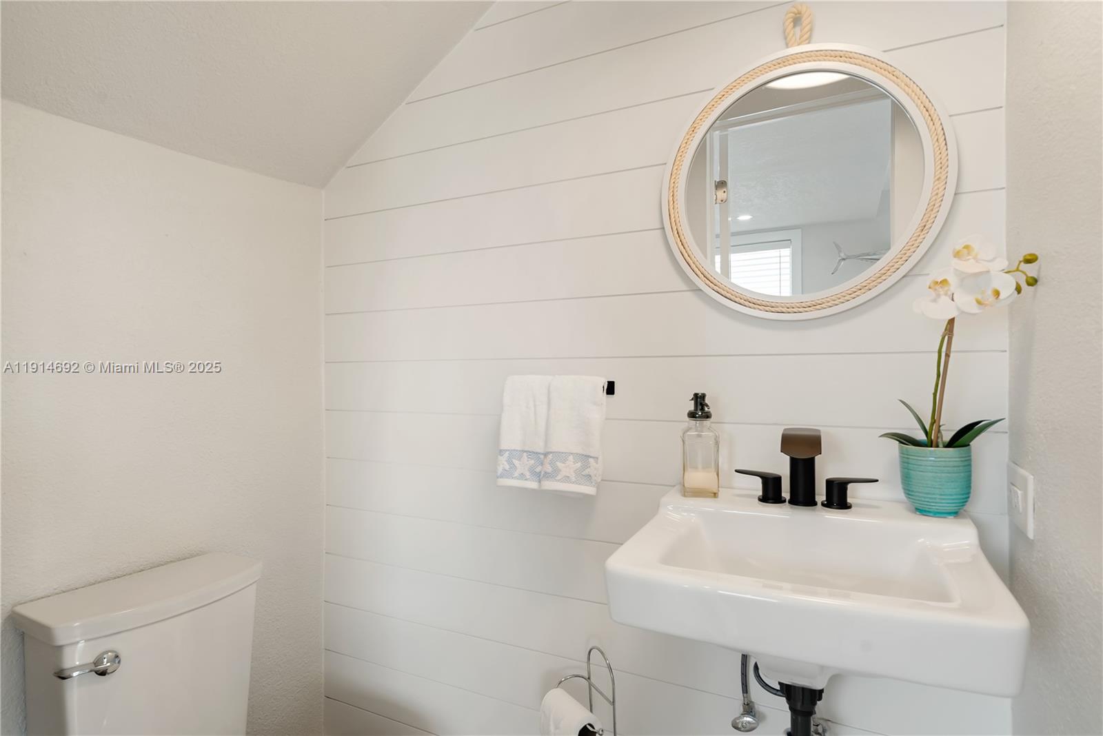 PORT LARGO - Residential Income